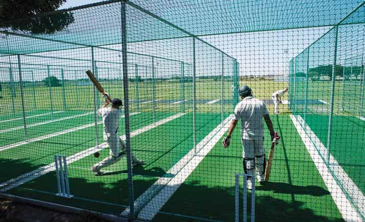 Other Sports 7.7 Cricket Nets No. 2450 No. 2451 No. 2452 No. 2453 Ball stopping net of 2.3 mm, high tenacity polypropylene, mesh size 45 mm.