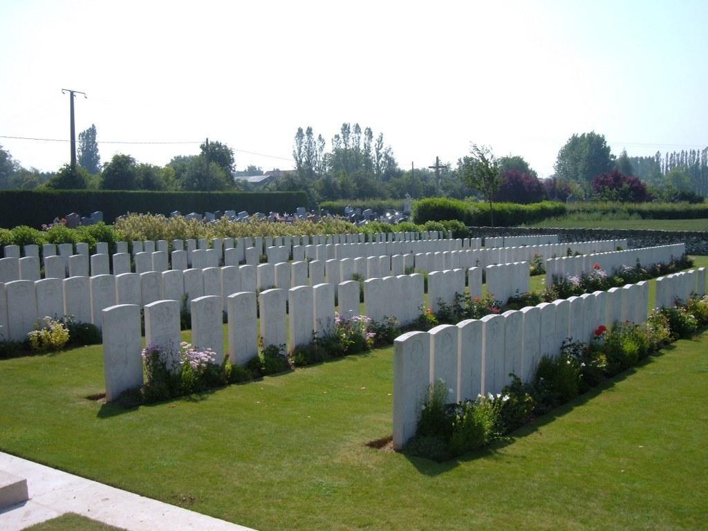 There are now nearly 300, 1914-18 war casualties commemorated in this site.