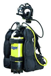 Aquacom 03 System components Dräger PSS Dive EN The PSS Dive is a professional diving apparatus with integrated pockets for weights,