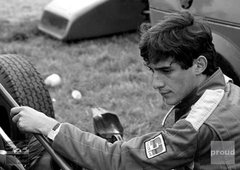 Following his initial success, Senna returned to Britain in 1982 and stepped up to the Formula Ford 2000 category.