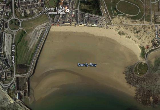 Car parks, amusement park, restaurants, cafes, beach access etc The sampling point several hundred metres from the CSO The CSO discharges at the western end of the bay Recommendation The proposed
