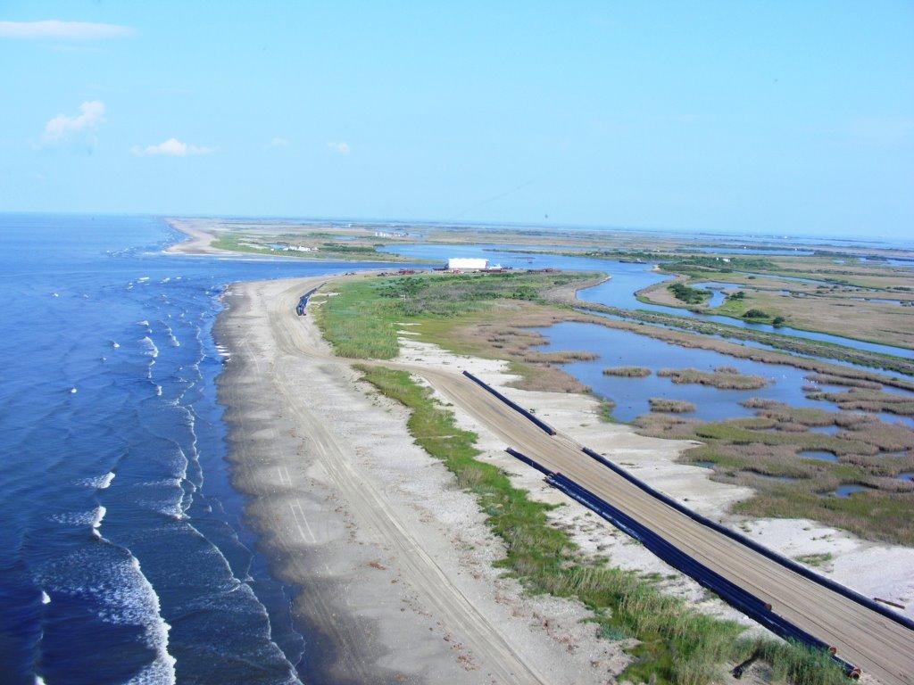 BAY JOE WISE SHORELINE RESTORATION Created 350 acres of marsh platform, ~1,000 ft wide Dredged 3 MCY of sediment