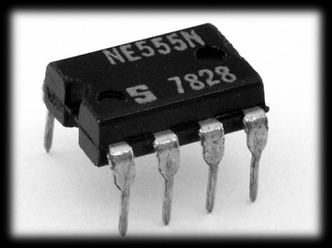 9 Rajah 2.4: IC 555 Rajah 2.5: Pin keluar IC 555 Merujuk pada rajah 2.4 menunjukkan gambarajah IC 555 dan Rajah 2.5 menunjukkan pin out rajah bagi IC 555.