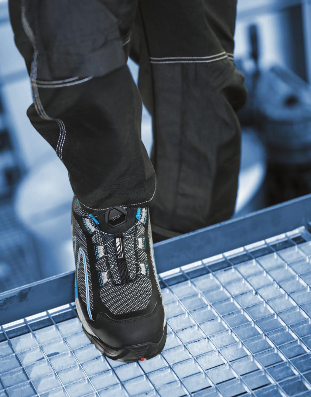 11 TECH MOVES US Dutch designed, EVOKE shoes feature our prestigious Walkline Evo system, including Tunnelsystem and Flexlines.