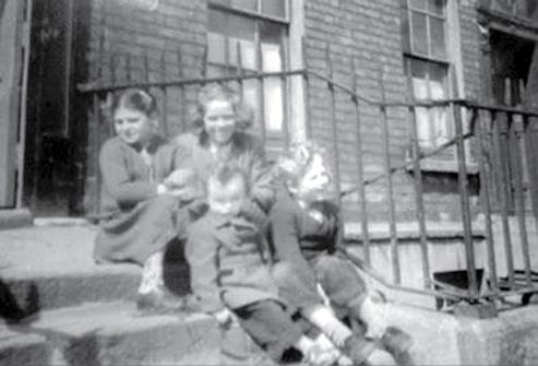 Growing up in Ballyer 50s, 60s, 70s Ken Larkin Born to Patrick and Phyllis Larkin on the 25th June 1952 at Holles Street hospital; my sister Gilda was 4 years old at the time.