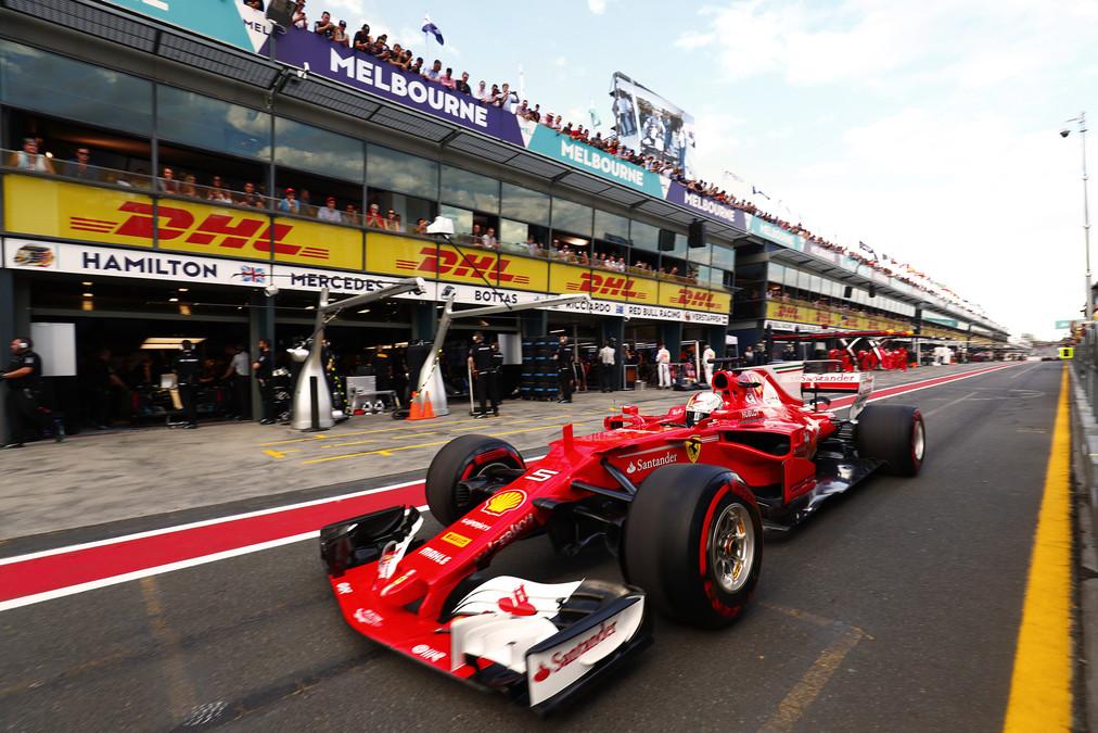 On offer are excellent unobstructed views of the pit lane and start/finish straight and hospitality options with a distinctly Aussie flavour that makes the F1 Australian Grand Prix in Melbourne a