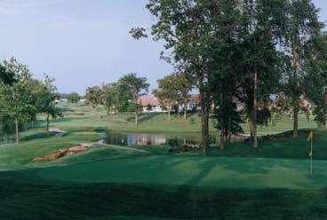 Facilities Golf in Northwest Arkansas Fayetteville Country Club Springdale Country Club The 18-hole course is located just a short 10-minute drive south of campus in Fayetteville.