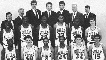 1988-1989 CHICAGO BULLS Left to right: (front row): Horace Grant, Dave Corzine, Brad Sellers, Bill Cartwright, Will Perdue, Jack Haley.