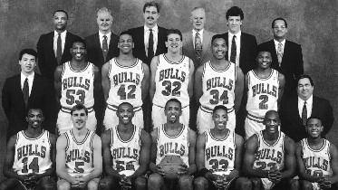 1990-1991 CHICAGO BULLS Left to right: (front row): Craig Hodges, John Paxson, Horace Grant, Bill Cartwright, Scottie Pippen, Michael Jordan, B.J. Armstrong.