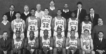 1991-1992 CHICAGO BULLS Left to right: (front row): Strength & Conditioning Consultant Al Vermeil, B.J.