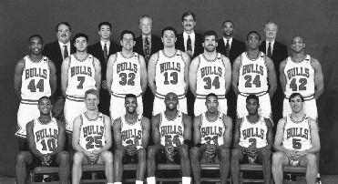 1993-1994 CHICAGO BULLS Left to right: (front row): B.J. Armstrong, Steve Kerr, Pete Myers, Horace Grant, Scottie Pippen, Jo Jo English, John Paxson.