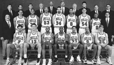 1995-1996 CHICAGO BULLS Left to right: (front row): Toni Kukoc, Luc Longley, Dennis Rodman, Michael Jordan, Scottie Pippen, Ron Harper, Steve Kerr. (middle row): Equipment Mgr.
