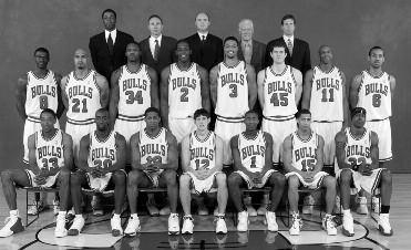 2003-2004 CHICAGO BULLS Left to right: (front row): Scottie Pippen, Ronald Dupree, Kendall Gill, Kirk Hinrich, Jamal Crawford, Jannero Pargo, Eddie Robinson.