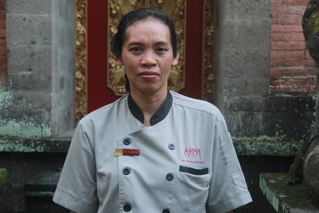 MEET THE STAFF AT ARMA NI KETUT WIDIANI Ibu Ketut was born on April 30, 1969 and live in Br. Tarukan Desa Mas, Ubud. She has 2 children. She graduated from SMK N 4 Denpasar in major culinary art.