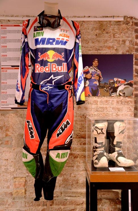 Rally Raid suit worn by Juan Pedrero, consisting of glasses, boots, shirt and trousers. KTM Team (2012). See details.