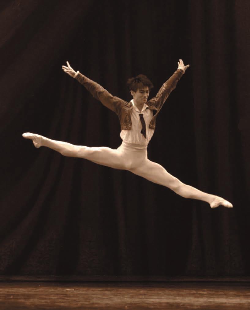 PRO Dance Prize-winner at international ballet competitions in Rome (1st prize, 2008), Moscow (2nd prize, 2009), Seoul (1st prize, 2009), Jackson (2nd prize, 2010) and Varna (1st prize, 2010) Grand