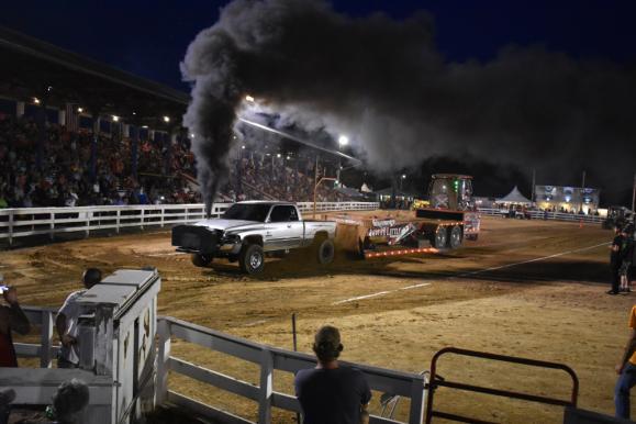 6:30p Truck and Tractor Pull Main Arena Sponsored by Cummins Filtration 6:30p NEW Clogging Demonstration Music Barn Sunday,
