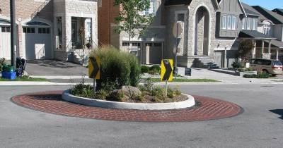 Local & Collector $$ Curb Extension Curb extensions reduce the distance pedestrians and other non-motorized traffic must travel when