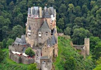 Day 6: Traben-Trarbach - Cochem 55 km You will discover Enkirch today, a jewel of the Moselle region s traditional half-timbered architecture.