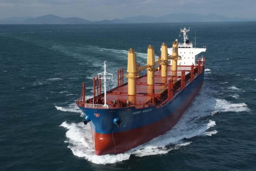 Vessel Specs 25 40,000 dwt Typical size 25 40,000 dwt Typical length 180 200m Beam 24 30m