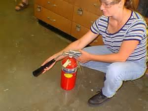 Small, Open Fire If you have a small fire which is not in a container, move away from the fire and call for help. Your instructor or lab assistant will use a fire extinguisher to put out the fire.