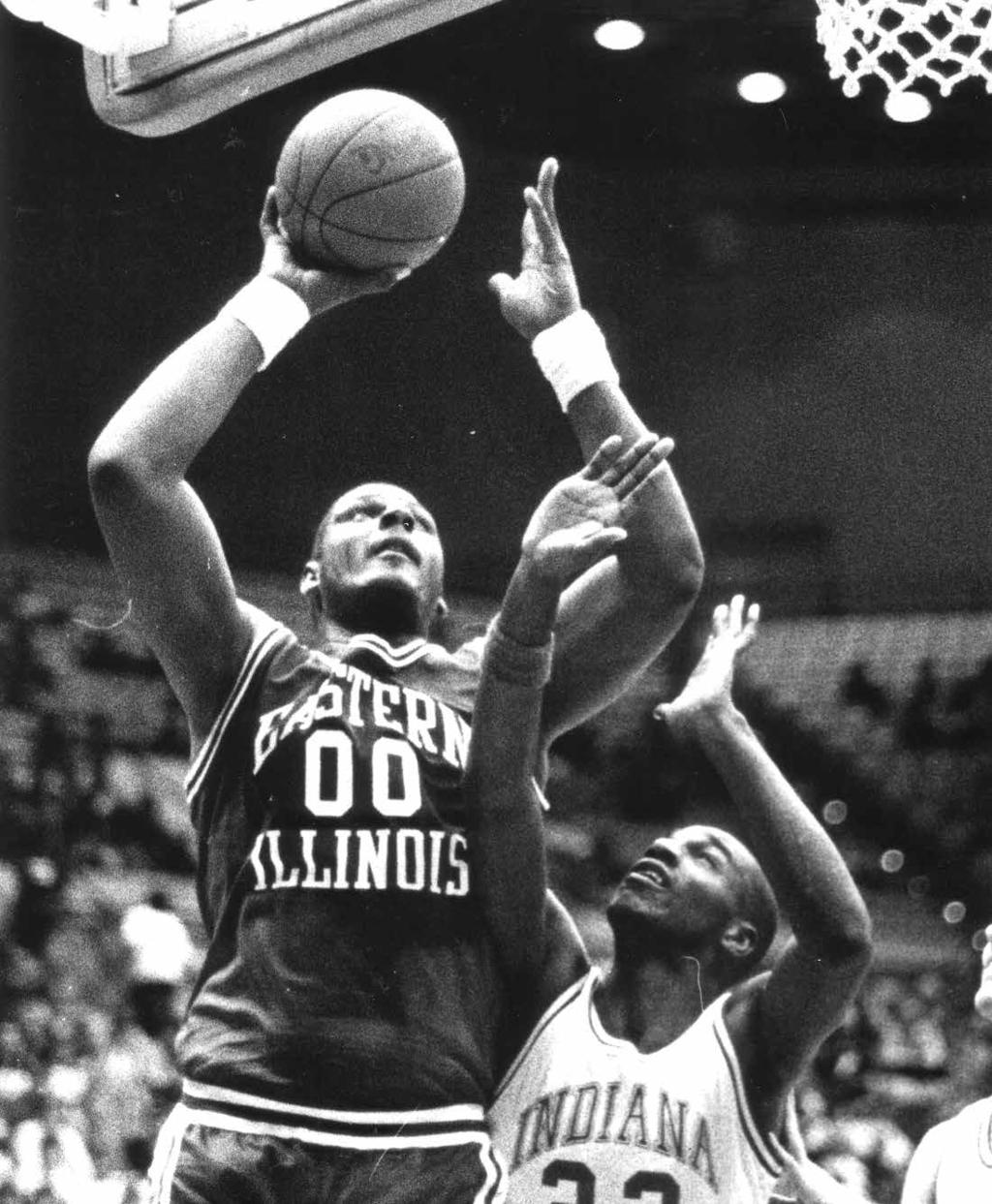 EASTERN ILLINOIS BASKETBALL LEGENDS NBA ALL-STAR KEVIN DUCKWORTH Former Eastern Illinois standout Kevin Duckworth ended an 11 year career in the National Basketball Association playing a fiveyear