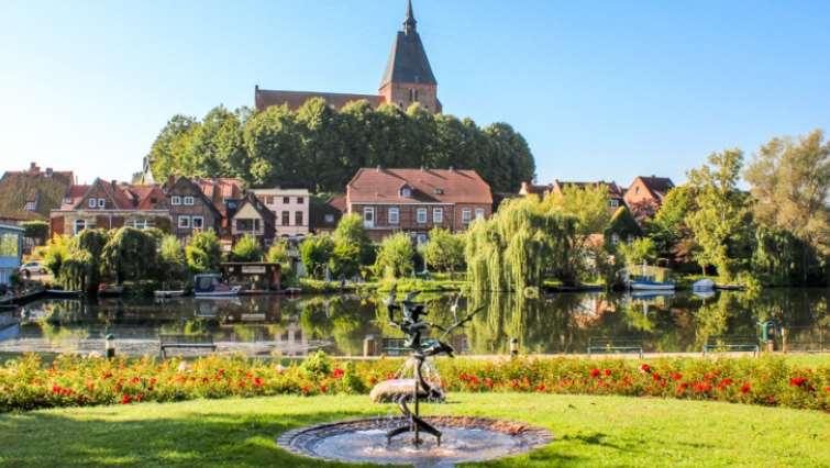 Germany - Baltic Sea, Hanseatic Cities & Old Salt Route Cycle Tour 2018 Individual Self-Guided 8 days/ 7 nights This tour takes you along the Baltic Coast cycle path from Lübeck to Wismar.
