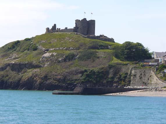 With a high headland, Criccieth was an ideal defensive location to site a castle. The original castle was built by Llewelyn Fawr.