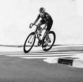 on the ultra-technical and fast fixed-gear criteriums around the world, and notably the famous RED HOOK CRIT SERIES