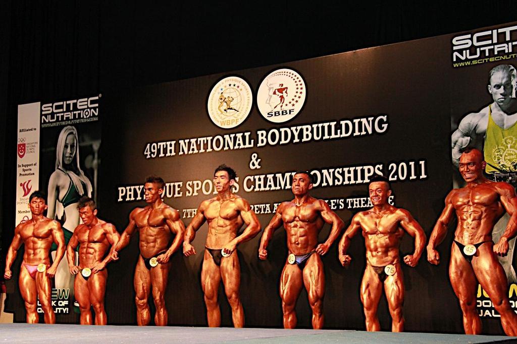 MR SINGAPORE 2011 LINE UP (Selection of Overall Champion from Men s Senior Bodybuilding Category Winners) L- R - Lin Jia Xiang Max,