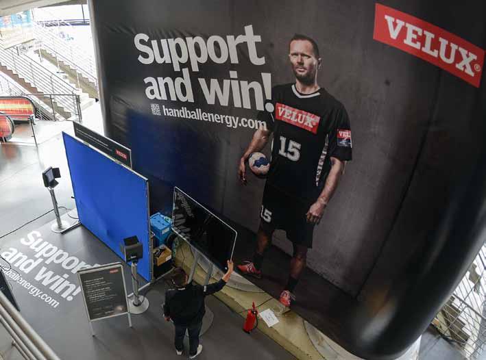 VELUX is always integrated into the VELUX EHF FINAL4 opening shows partly with products, partly with logos. The tournament is also linked to events such as the 75th anniversary of the company in 2016.
