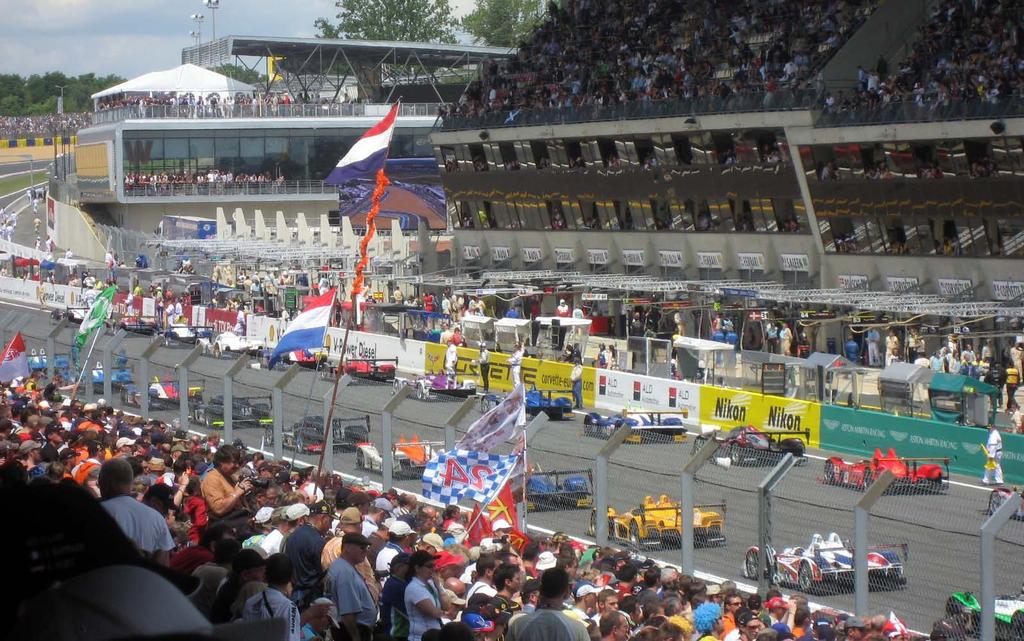 THE LE MANS EXPERIENCE Experience the 24 Hours of Le Mans the world s most famous spectacle of endurance racing as the finest sportscar racing teams converge on the pristine rolling countryside of