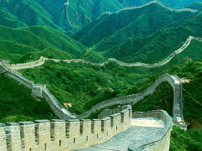 2.1 The Chinese Government The Great Wall, Beijing The Beijing city government offered professional training to 25,000 security staff and will draft large numbers of