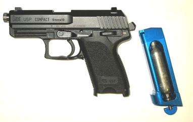 Compact in 9mm (pictured with a standard 12 gram magazine) TRS-P2000 H&K P2000 in.