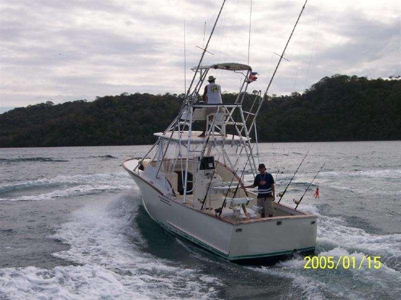 B #18 Boat 32 Palm Beach max 5 persons -The Boat32 is a Palm Beach Gamefisher powered by new and very quiet 350 Cummings, state of the art electronics, marlin tower,