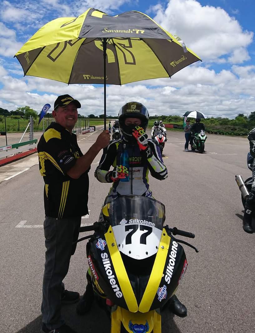Th A2 ov cl N di ar D am w ev Si Motorsport News South Africa A glorious day for Savannah Woodward Savannah Woodward ended her 2017 season in victorious fashion during the Bulawayo 1-Hour Superbike