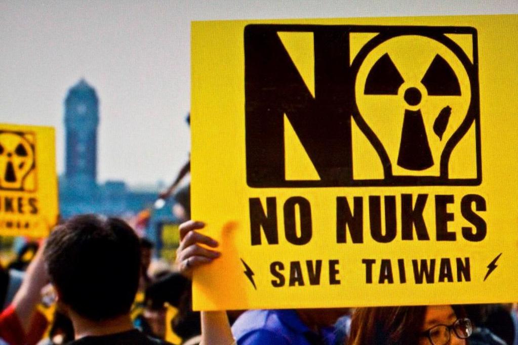 Introductions Protest against Nuclear Power People