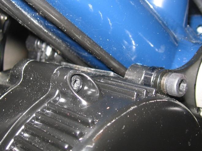 Use the 4-spline ½ -drive socket, supplied in the kit, to tighten the locknut.