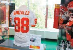 GONZALEZ S RECORD-SETTING SEASON HONORED IN CANTON TE Tony Gonzalez s game jersey from the Chiefs 2004 regular season finale at San Diego (1/2/05) is currently on display in the Pro Football Today