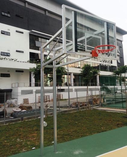 Basketball Double Post System With Safety Glass Backboard Basketball double-post made of aluminium profiles.