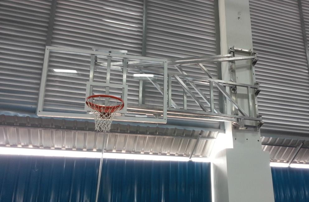 The locking mechanism fixes the structure in the playing position as well as in the folded position. The item is available with three types of backboard. The backboard measures 180x105 cm.