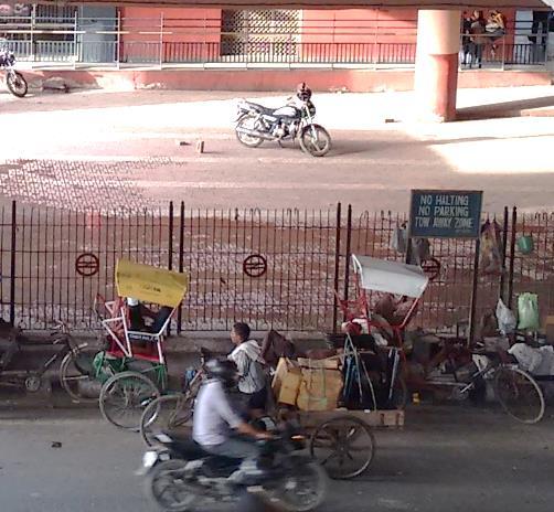 e-rickshaws. Outside RK Mission spiritual centre near Gate no.