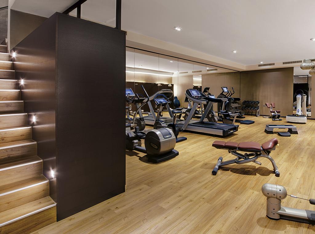 GYM The hotel s gym is equipped with treadmills, cyclists, bodystrengthening rope machines and a Power Plate for a short but intense workout.
