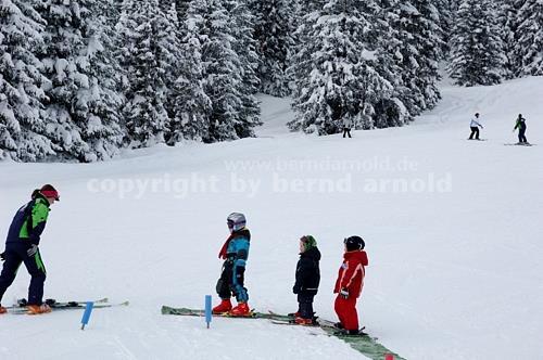 SKI LESSONS Ski Team4 package includes 6 x 5 hours of