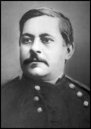MAJOR MARCUS RENO led U.S. Army troops as they fought the Lakota in Little Big Horn Valley. Due to the Major s actions during the battle, the American public blamed him for Custer s brutal defeat.