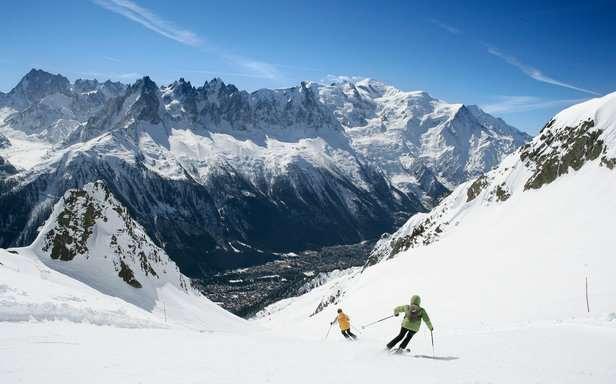 At the sight of multiple reliefs that tower over the valley, the Chamonix Ski estate allows you to discover and alternate all the pleasures of sliding.