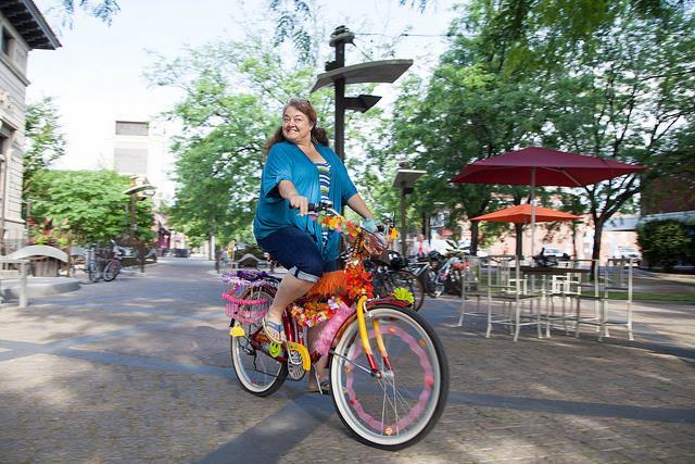 Fort Collins is a great place to use a bike for everyday trips, with a network of multi-use trails, hundreds of miles of on on-street bike lanes, and a thriving bicycle culture.