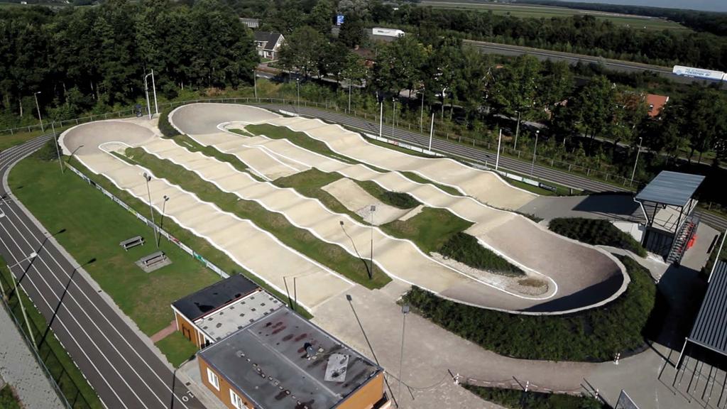BMX TRACK KLAZIENAVEEN - 5 METER HIGH STARTING HILL - TRACK LENGTH 340 METER - PRO SECTION Introduction After hosting a successful Dutch Championship in 2012, we are happy to have this year UEC BMX