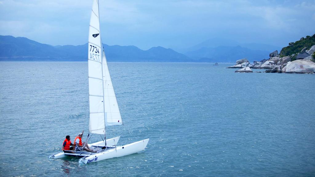 12 SAILING LESSONS Ninh Van Bay provides a special opportunity for newcomers looking to try their hand at the exhilarating sport of sailing.