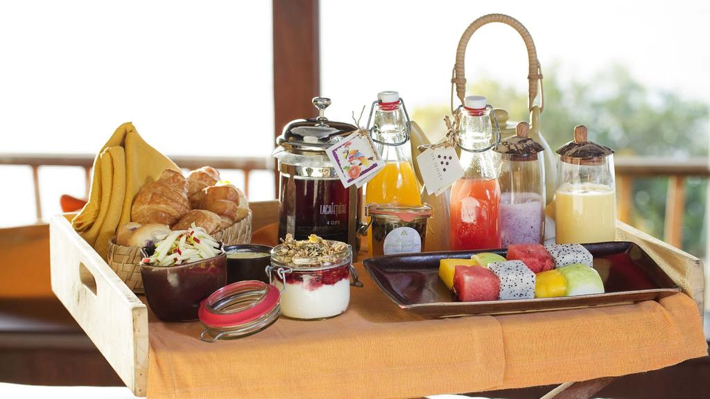 14 BREAKFAST IN BED Surprise your special someone with breakfast in bed. A sumptuous morning meal is the perfect way to start your day in your own private sanctuary.